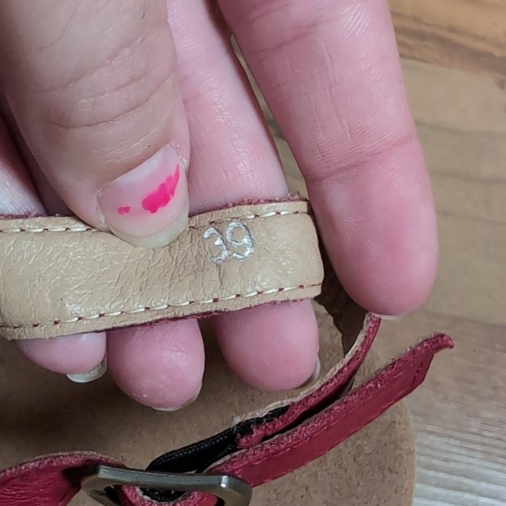 Handmade Leather Heeled Vintage Style Sandals - Picture 6 of 7